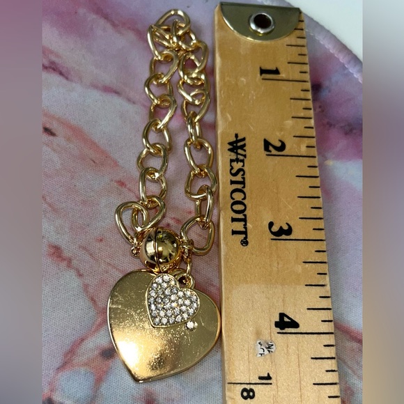 Charm Bracelet Gold Tone Heart Chain Rhinestones Magnetic Closure - Picture 4 of 6